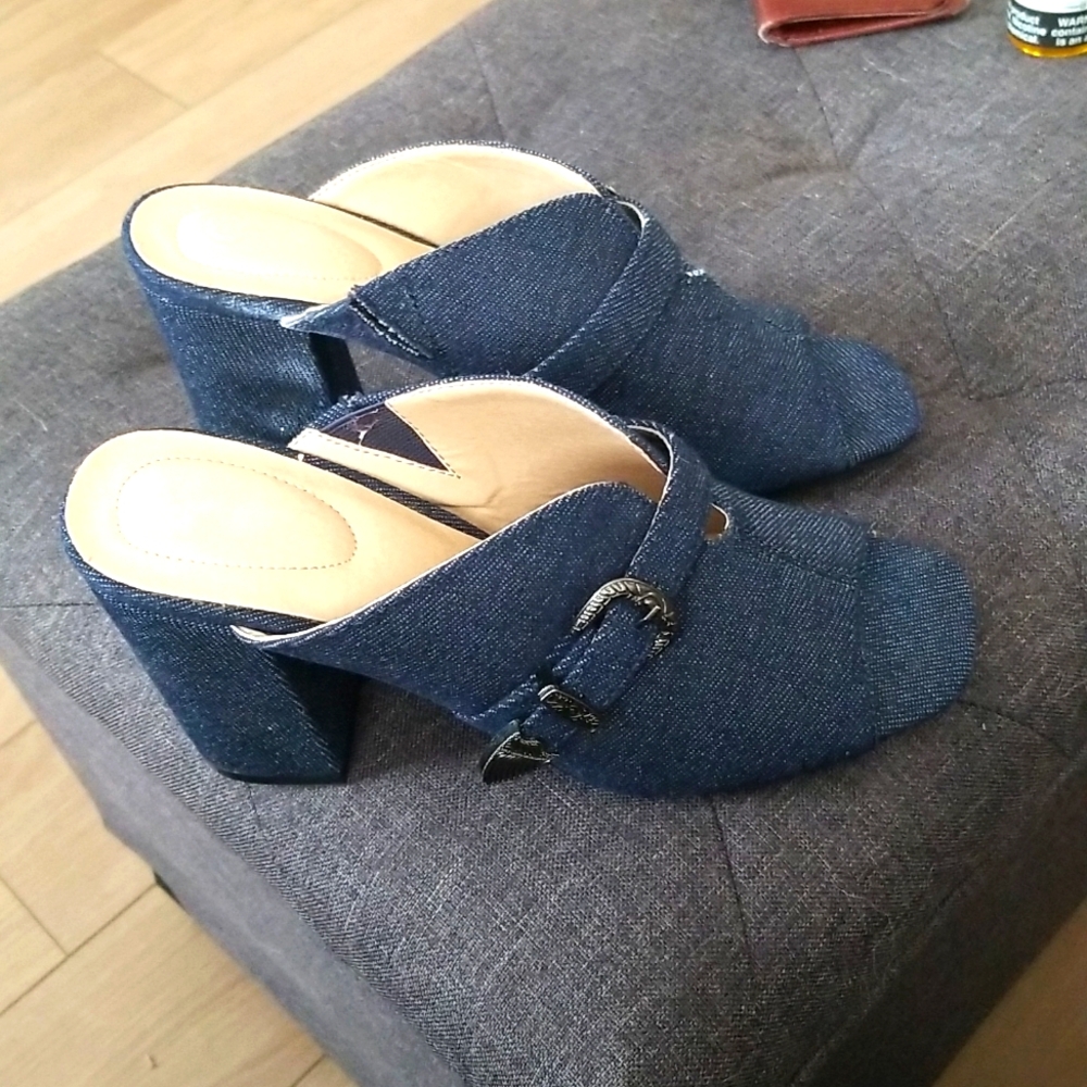 New Comfort Blue Denim Shoes 6.5